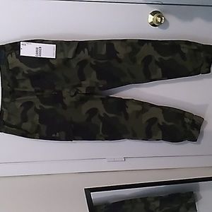 NWT Camouflage cargo jogger